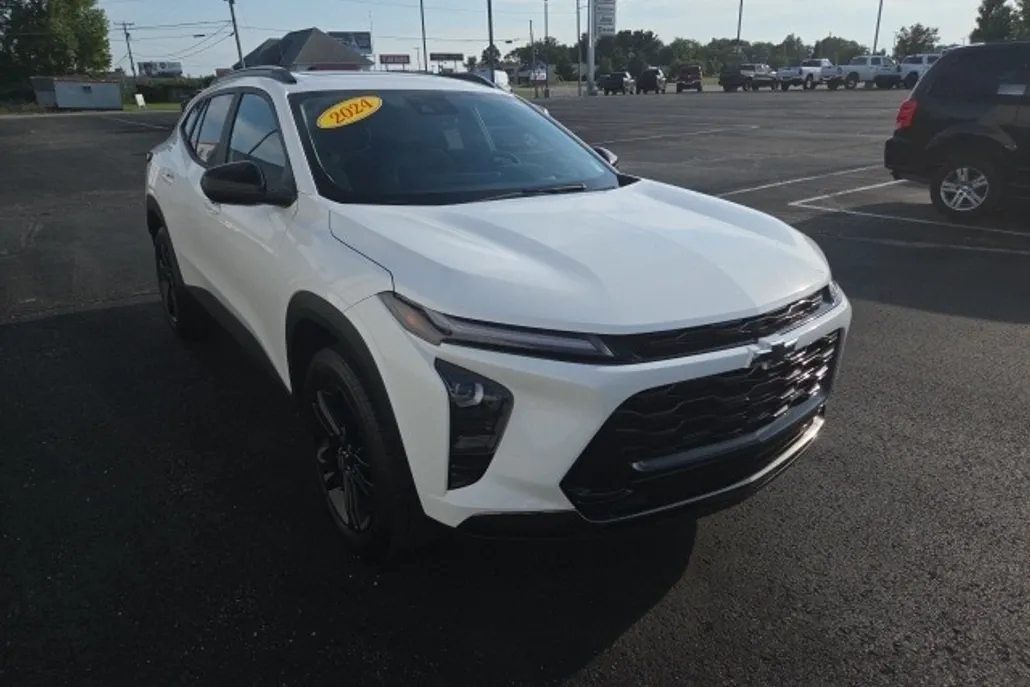 2024 Chevrolet Trax ACTIV photo 1