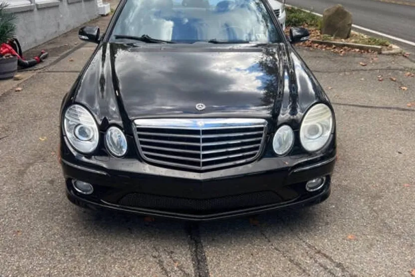 2009 Mercedes Benz E 350 4MATIC photo 1