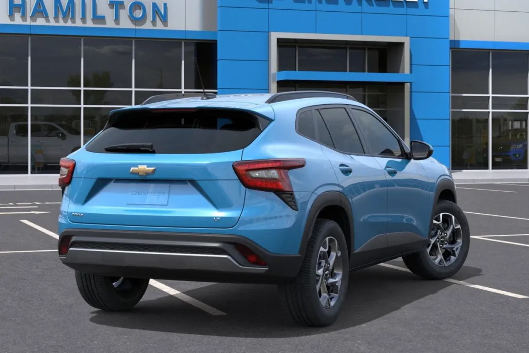 2025 Chevrolet Trax LT photo 1