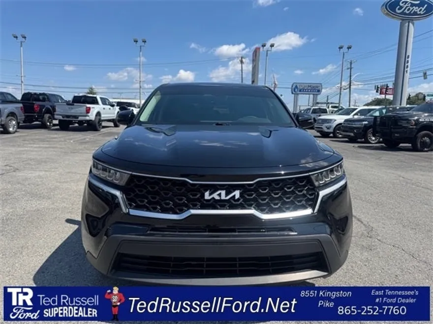 2022 Kia Sorento LX photo 1