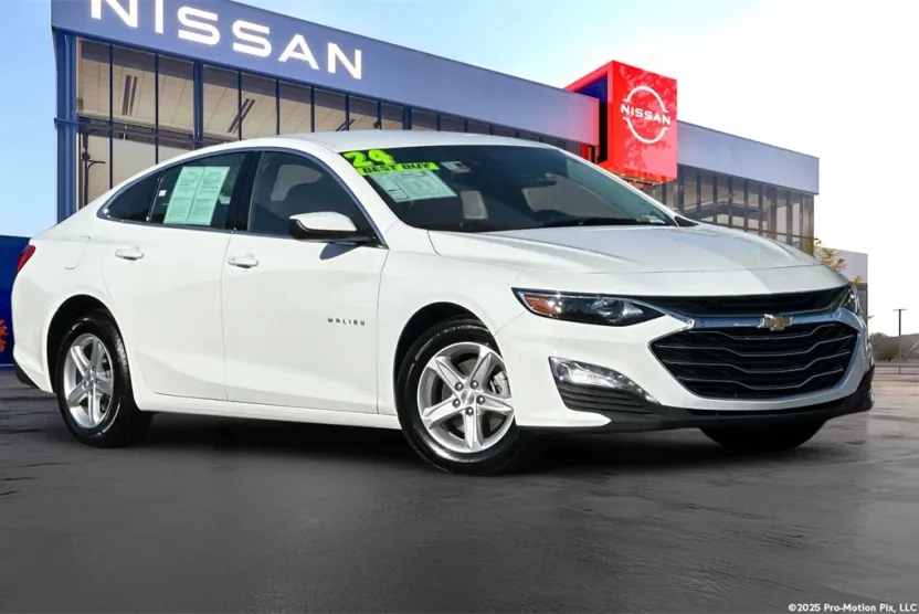 2024 Chevrolet Malibu 1LT photo 1