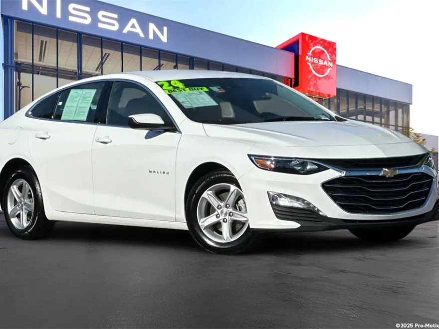 2024 Chevrolet Malibu 1LT photo 1