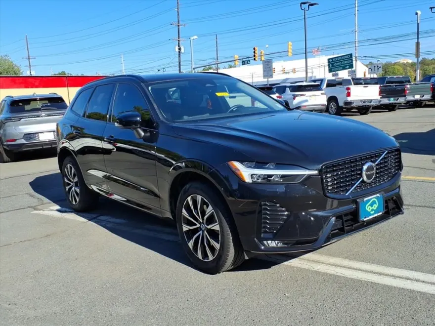 2024 Volvo XC60 B5 Core photo 1