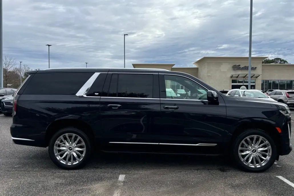 2024 Cadillac Escalade ESV Premium Luxury photo 1