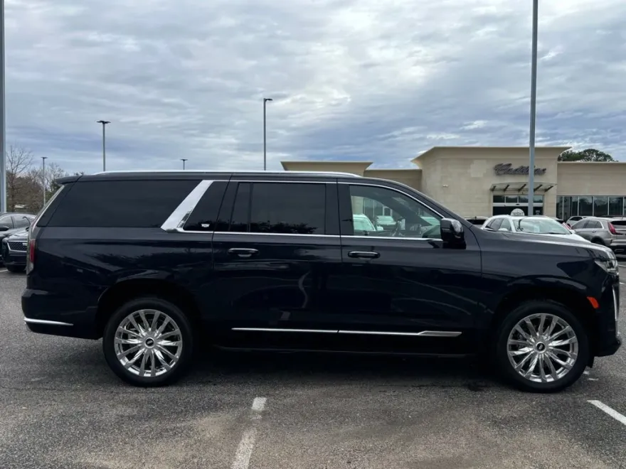 2024 Cadillac Escalade ESV Premium Luxury photo 1