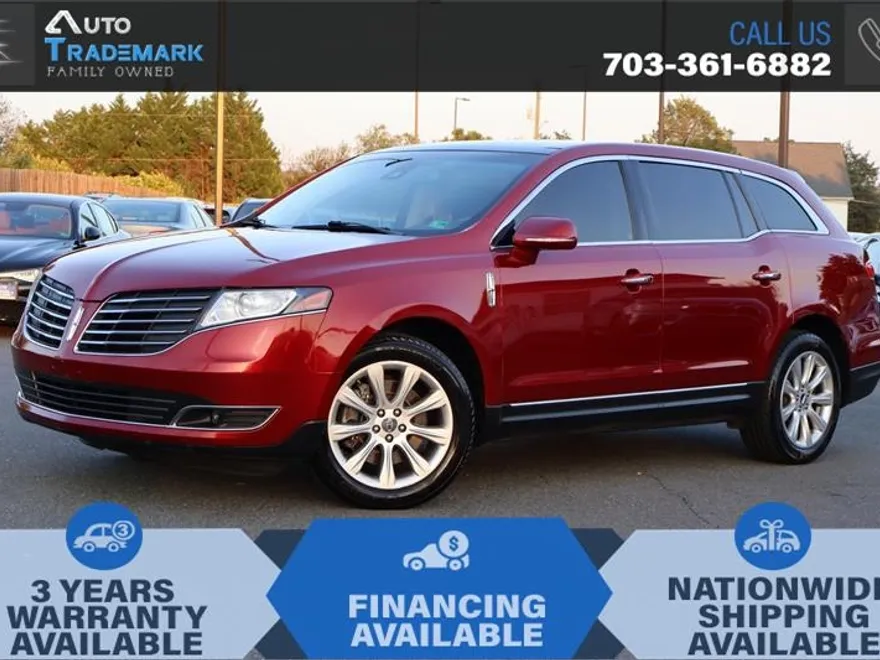 2018 Lincoln MKT Premiere photo 1