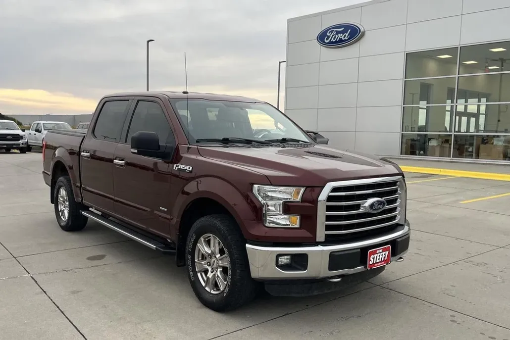 2015 Ford F-150 XLT photo 1