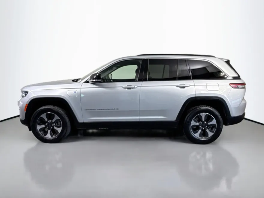 2024 Jeep Cherokee Base Sport photo 1