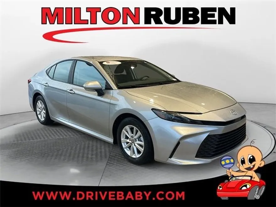 2025 Toyota Camry LE photo 1
