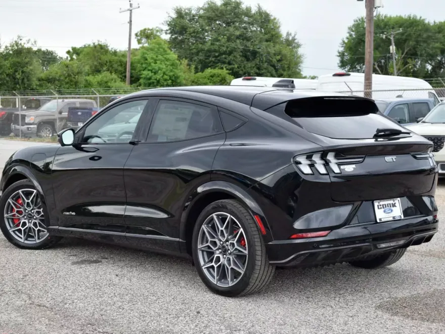 2025 Ford Mustang Mach-E GT photo 1