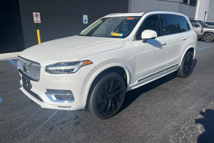 2024 Volvo XC90 Ultimate photo 1