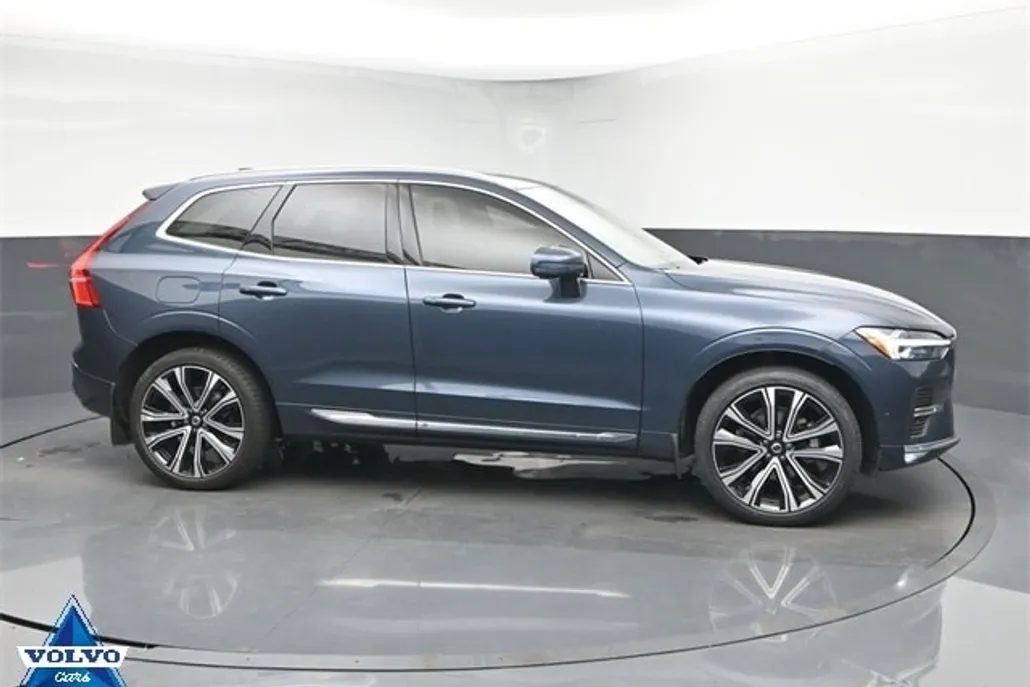 2023 Volvo XC60 Ultimate photo 1