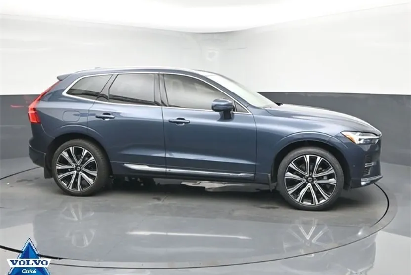 2023 Volvo XC60 Ultimate photo 1
