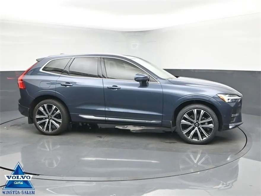 2023 Volvo XC60 Ultimate photo 1