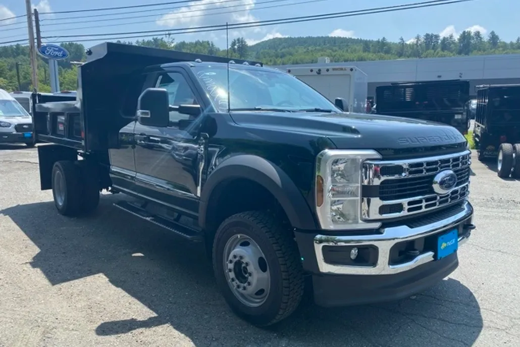 2025 Ford F-550 photo 1