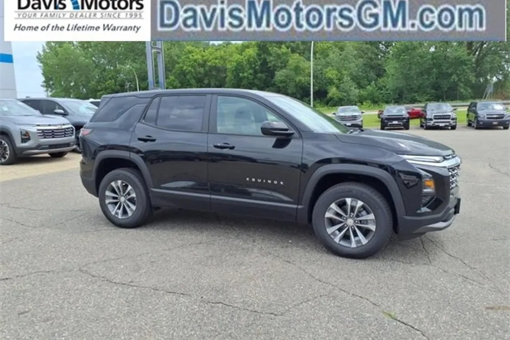 2026 Chevrolet Equinox LT photo 1