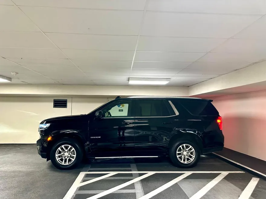 2022 Chevrolet Tahoe LT photo 2