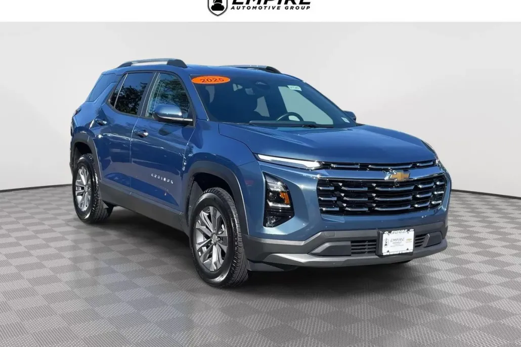 2025 Chevrolet Equinox LT photo 1