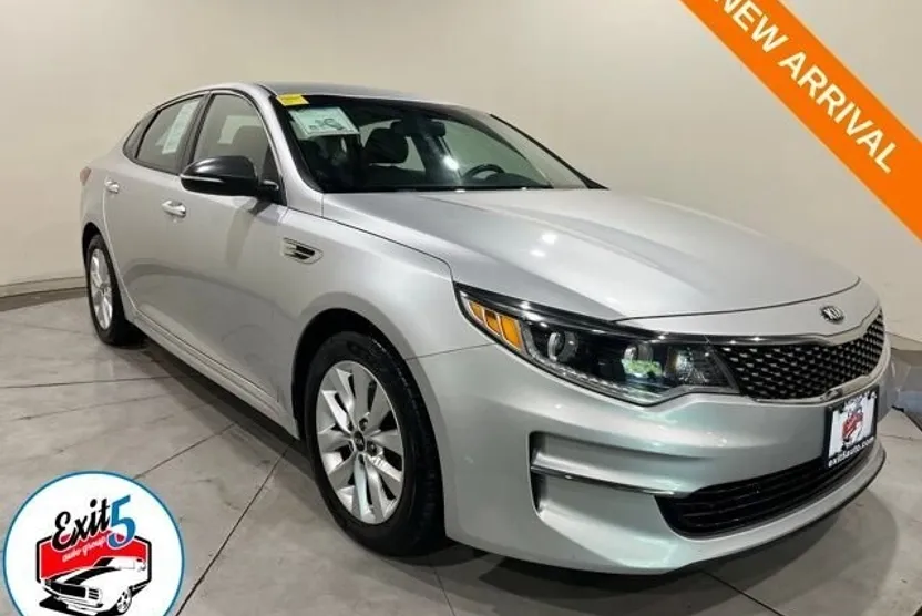 2016 Kia Optima EX photo 1