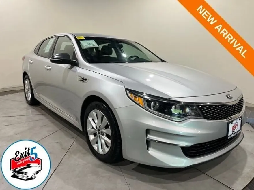 2016 Kia Optima EX photo 1