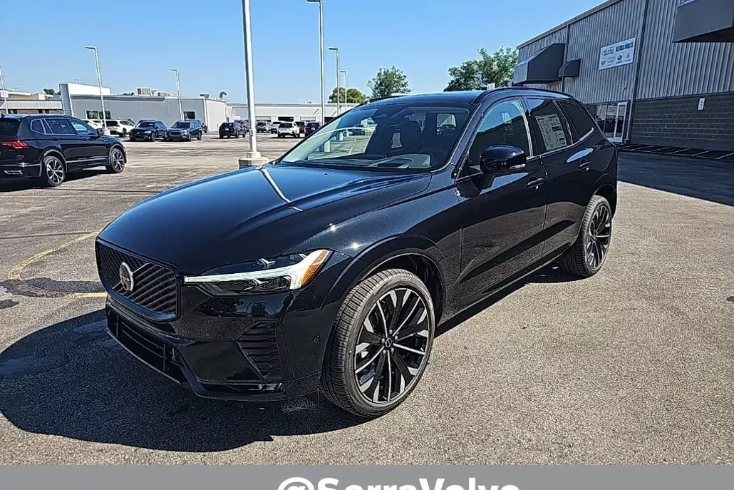 2026 Volvo XC60 B5 photo 1