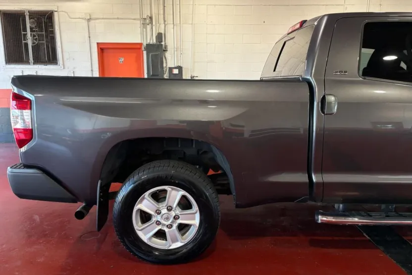 2014 Toyota Tundra SR5 photo 1