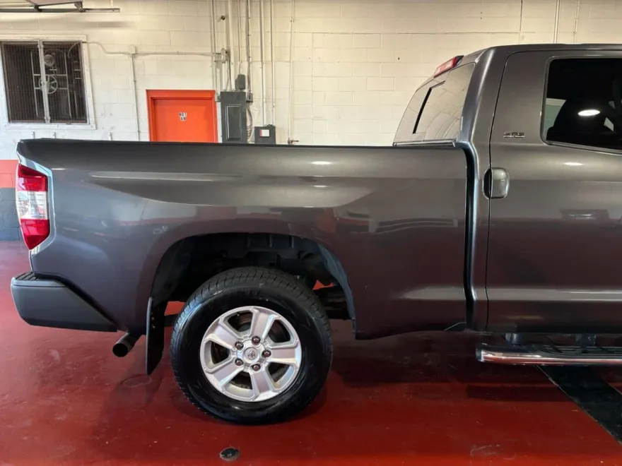 2014 Toyota Tundra SR5 photo 1