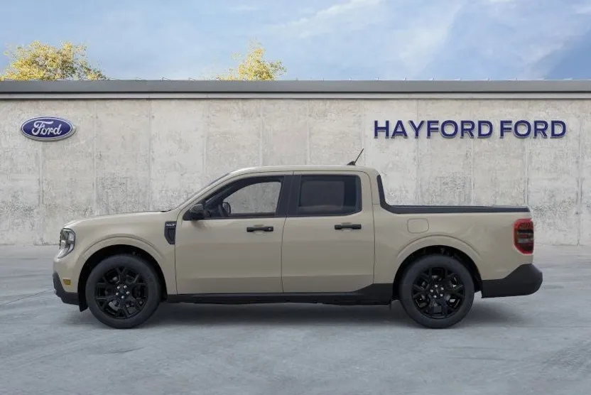 2025 Ford Maverick XLT photo 1