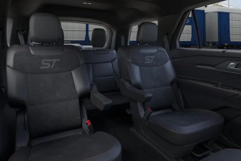 2025 Ford Explorer ST photo 1