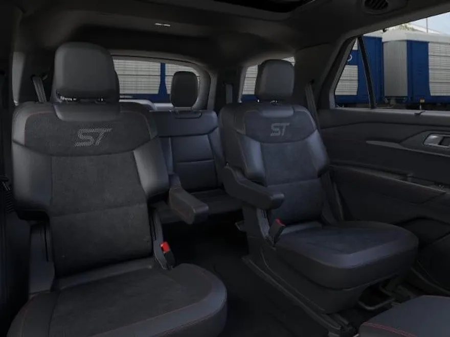 2025 Ford Explorer ST photo 1