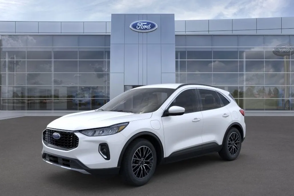 2023 Ford Escape Titanium photo 1