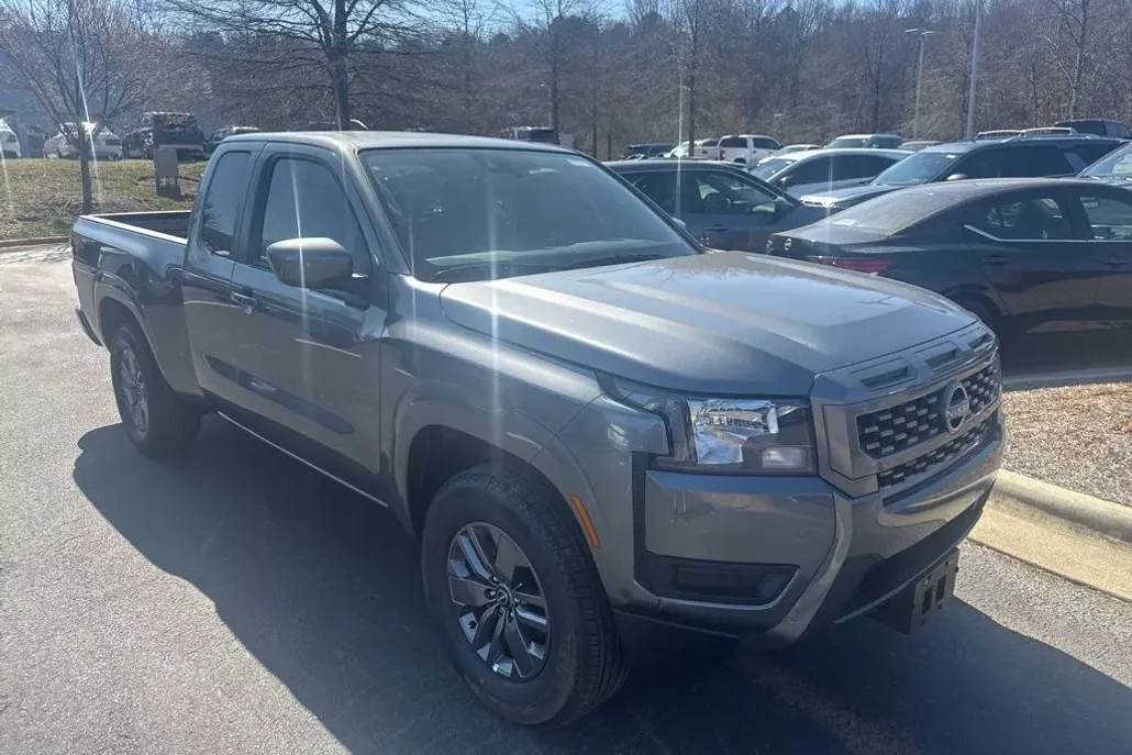 2025 Nissan Frontier SV photo 1