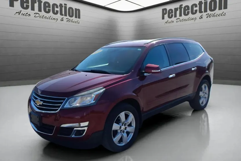 2016 Chevrolet Traverse 1LT photo 1