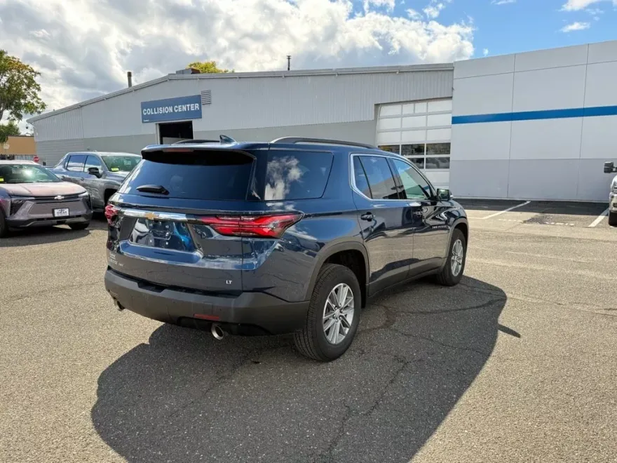 2022 Chevrolet Traverse Leather photo 1