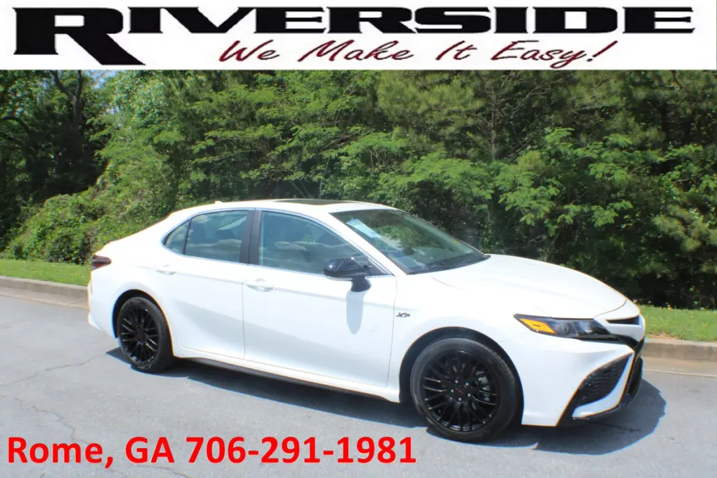 2024 Toyota Camry SE photo 1