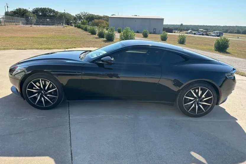2020 Aston Martin DB11 AM5 photo 1
