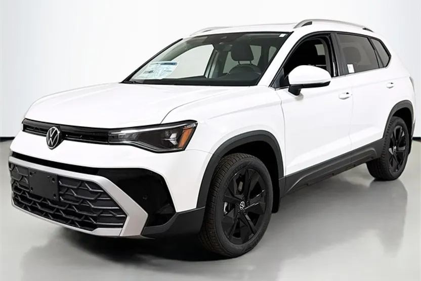 2025 Volkswagen Taos SE photo 1