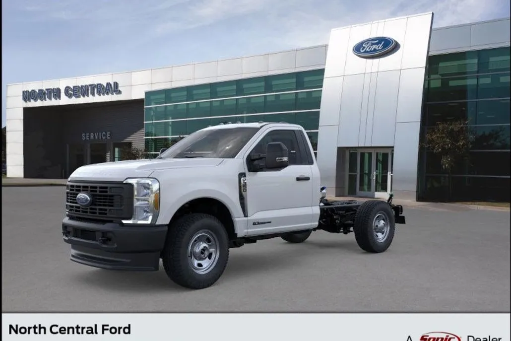 2025 Ford F-350 XL photo 1