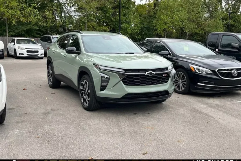 2024 Chevrolet Trax photo 1