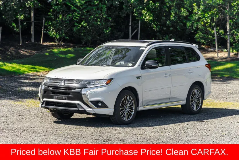 2021 Mitsubishi Outlander PHEV LE photo 1