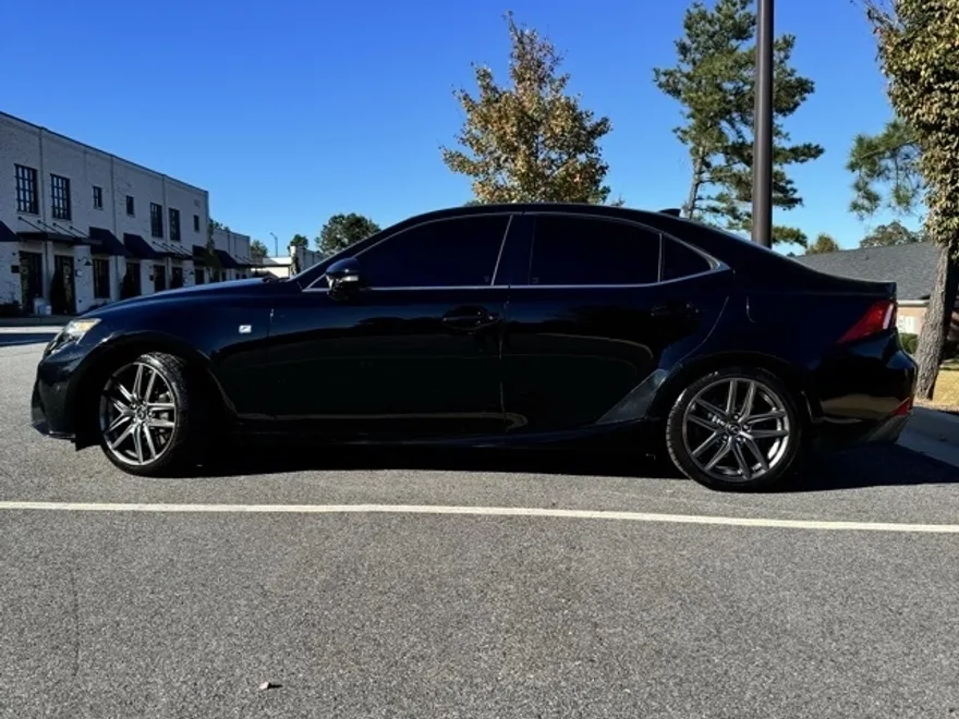 2016 Lexus IS 200t photo 1
