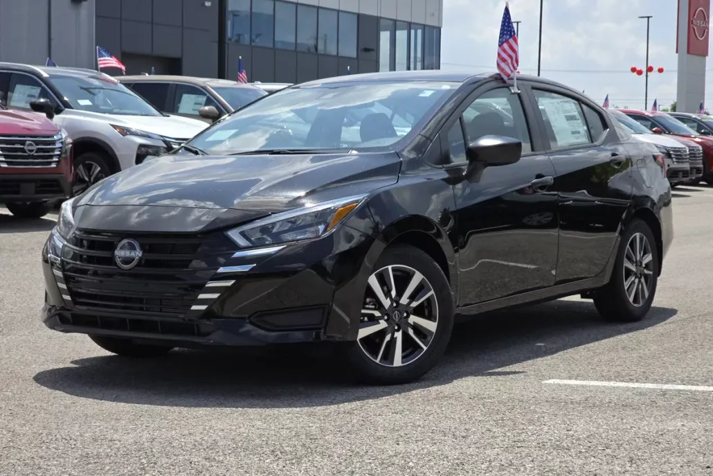 2025 Nissan Versa S photo 1
