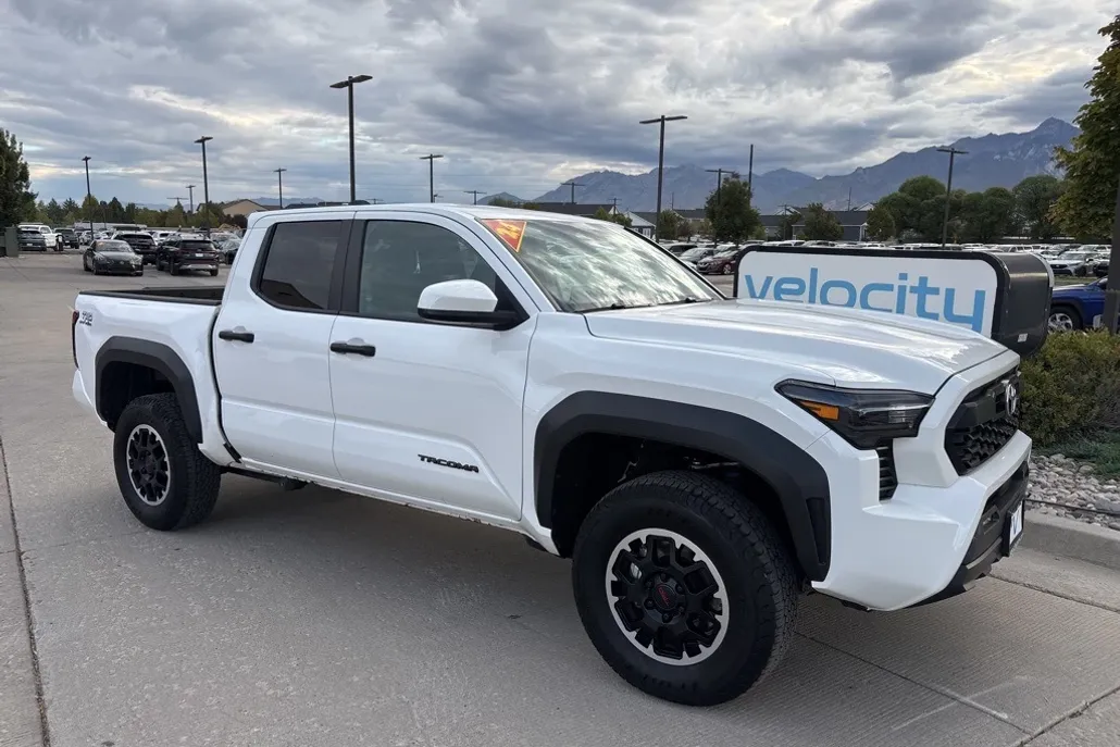 2024 Toyota Tacoma TRD Off-Road photo 1