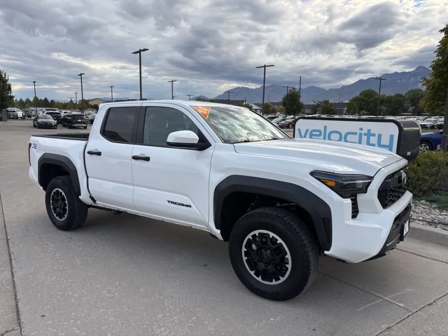 2024 Toyota Tacoma TRD Off-Road photo 1