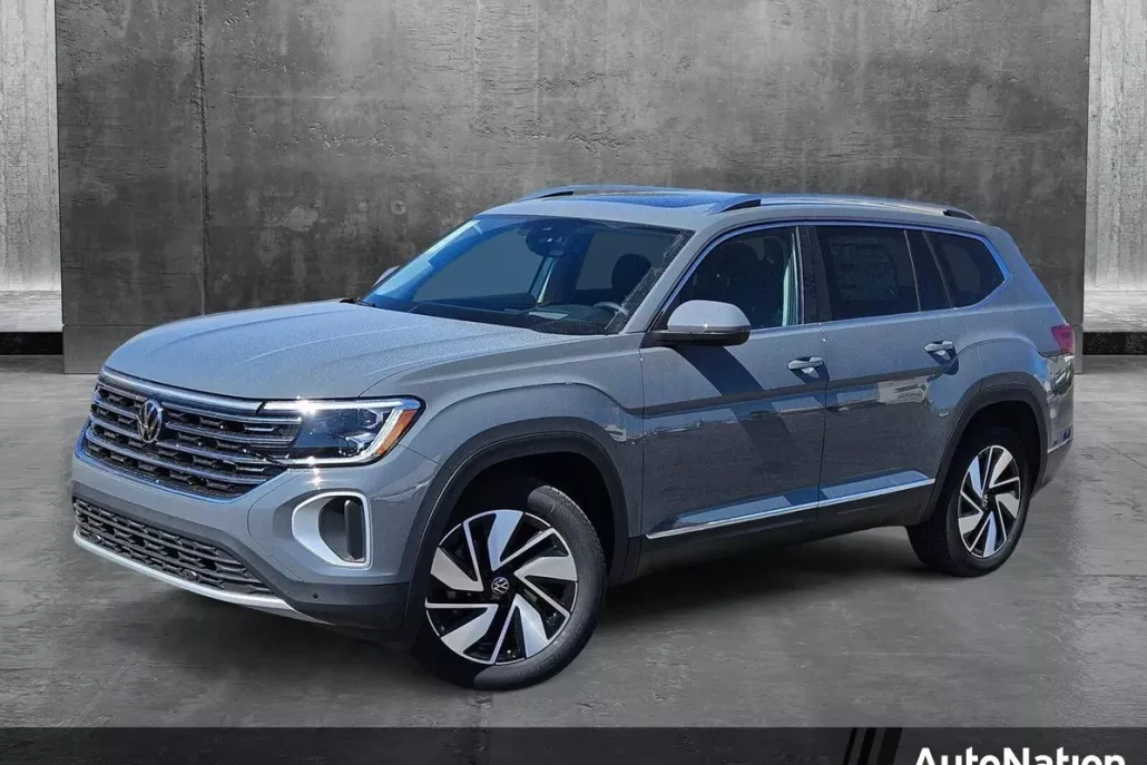 2025 Volkswagen Atlas SEL photo 1