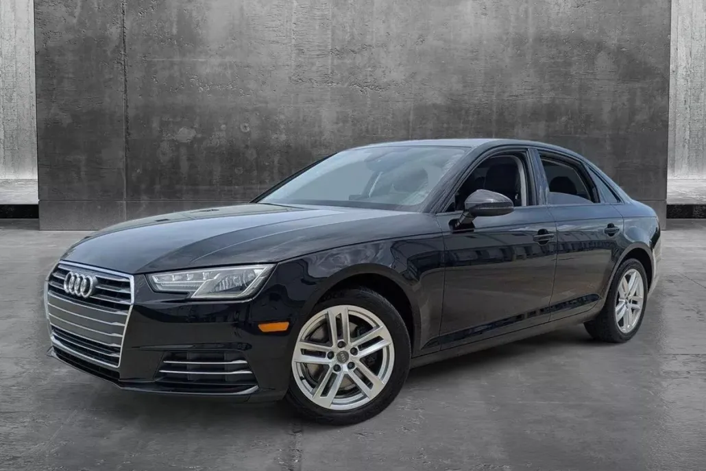 2017 Audi A4 TFSI Ultra Premium photo 1