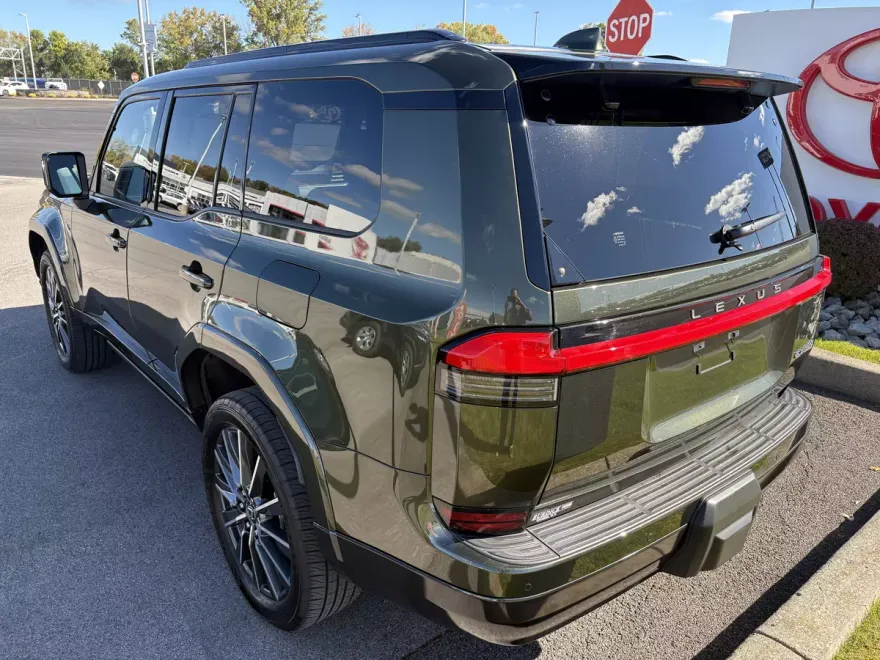 2024 Lexus GX 550 Luxury photo 1