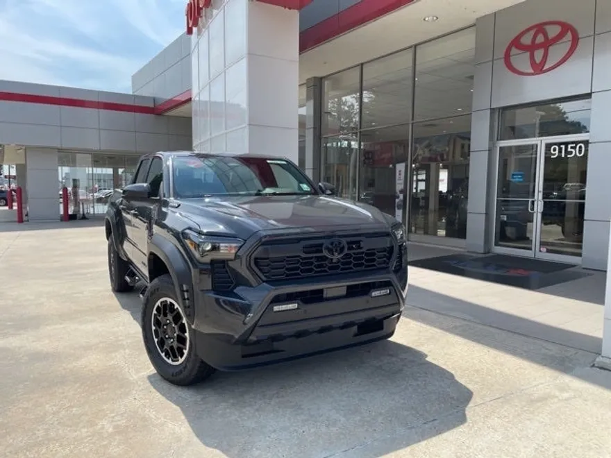 2025 Toyota Tacoma TRD Off-Road photo 1