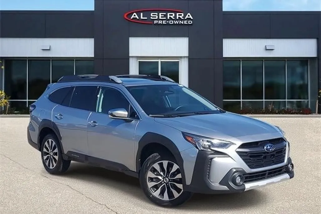2023 Subaru Outback Touring XT photo 1