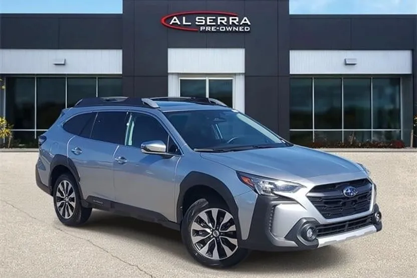 2023 Subaru Outback Touring XT photo 1